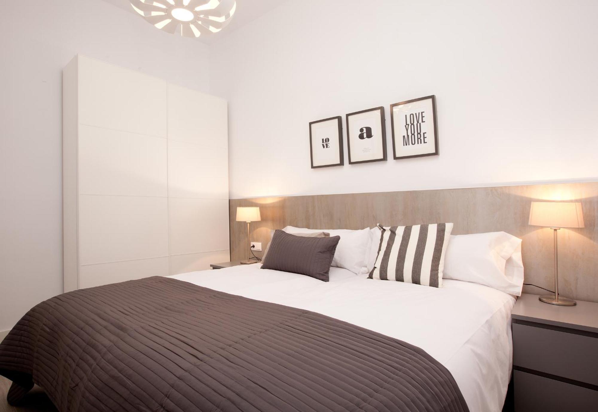 Click&Flat Seneca Suites Barcelona Zimmer foto