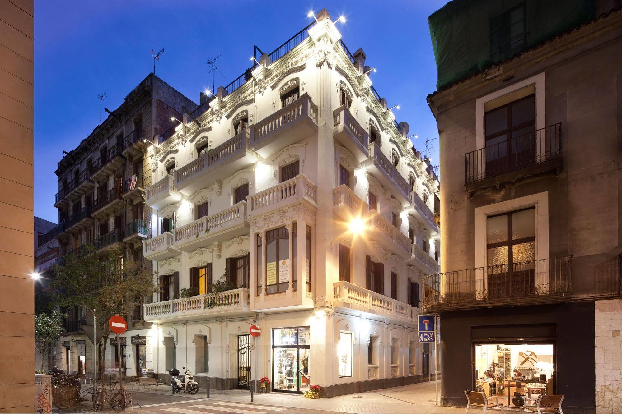 Click&Flat Seneca Suites Barcelona Exterior foto