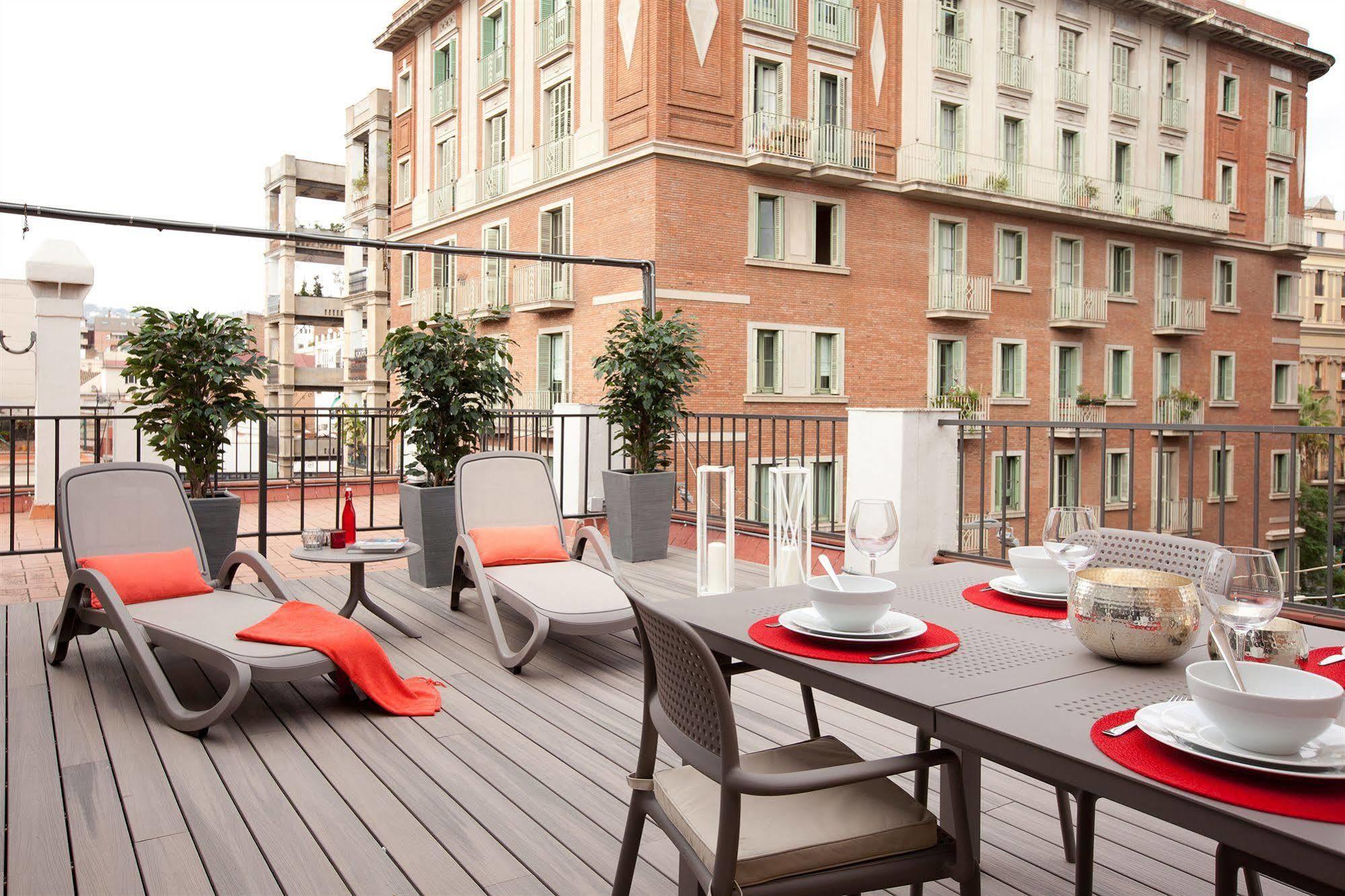 Click&Flat Seneca Suites Barcelona Exterior foto